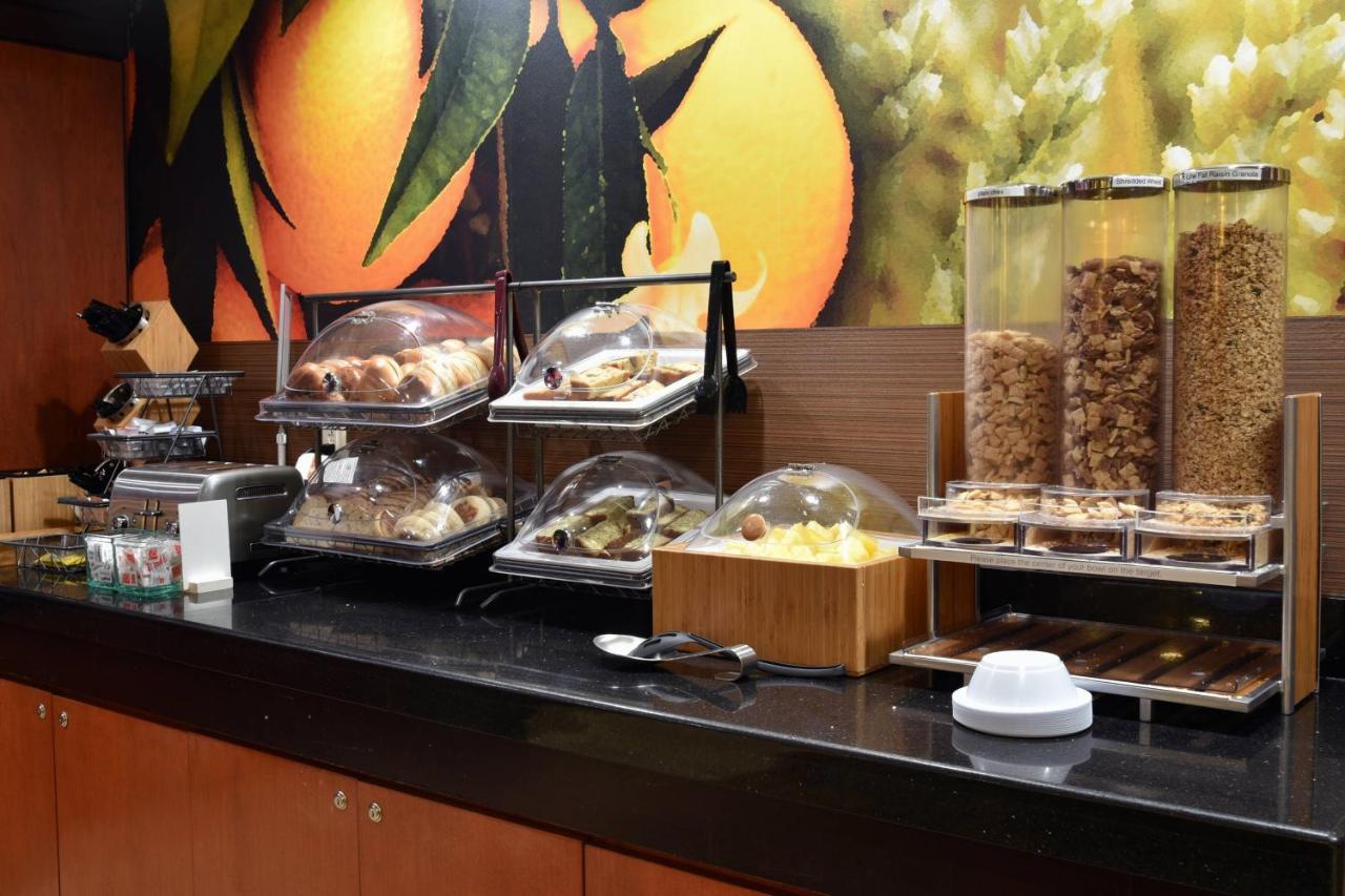 | Fairfield Inn Hartford Airport