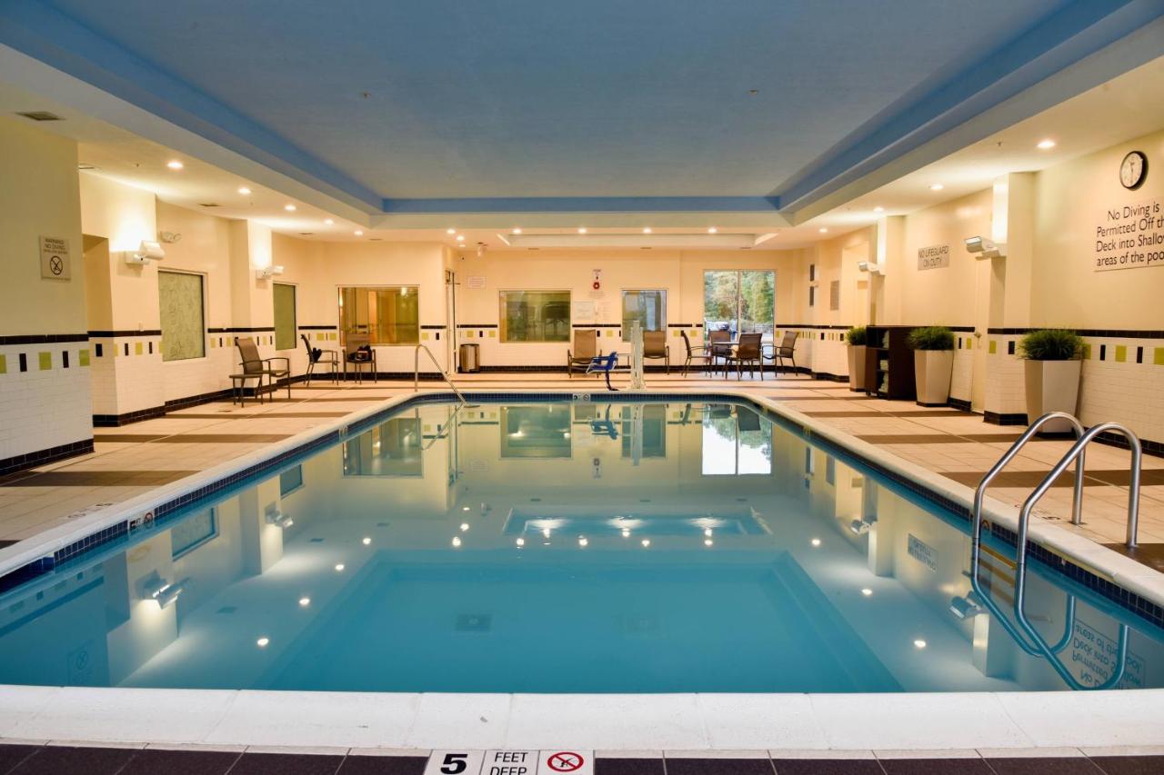 | Fairfield Inn Hartford Airport