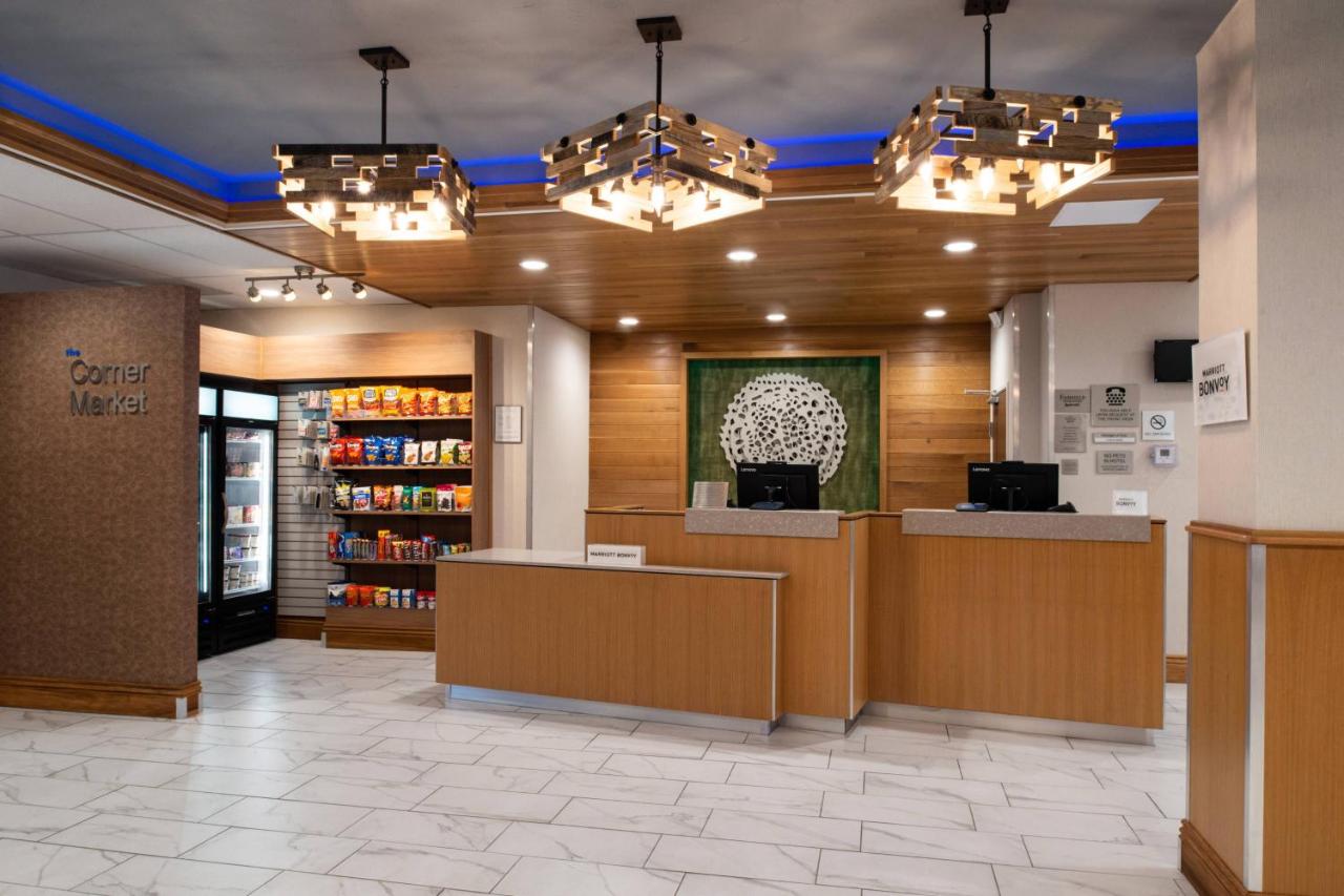  | Fairfield Inn and Suites by Marriott Bakersfield Central