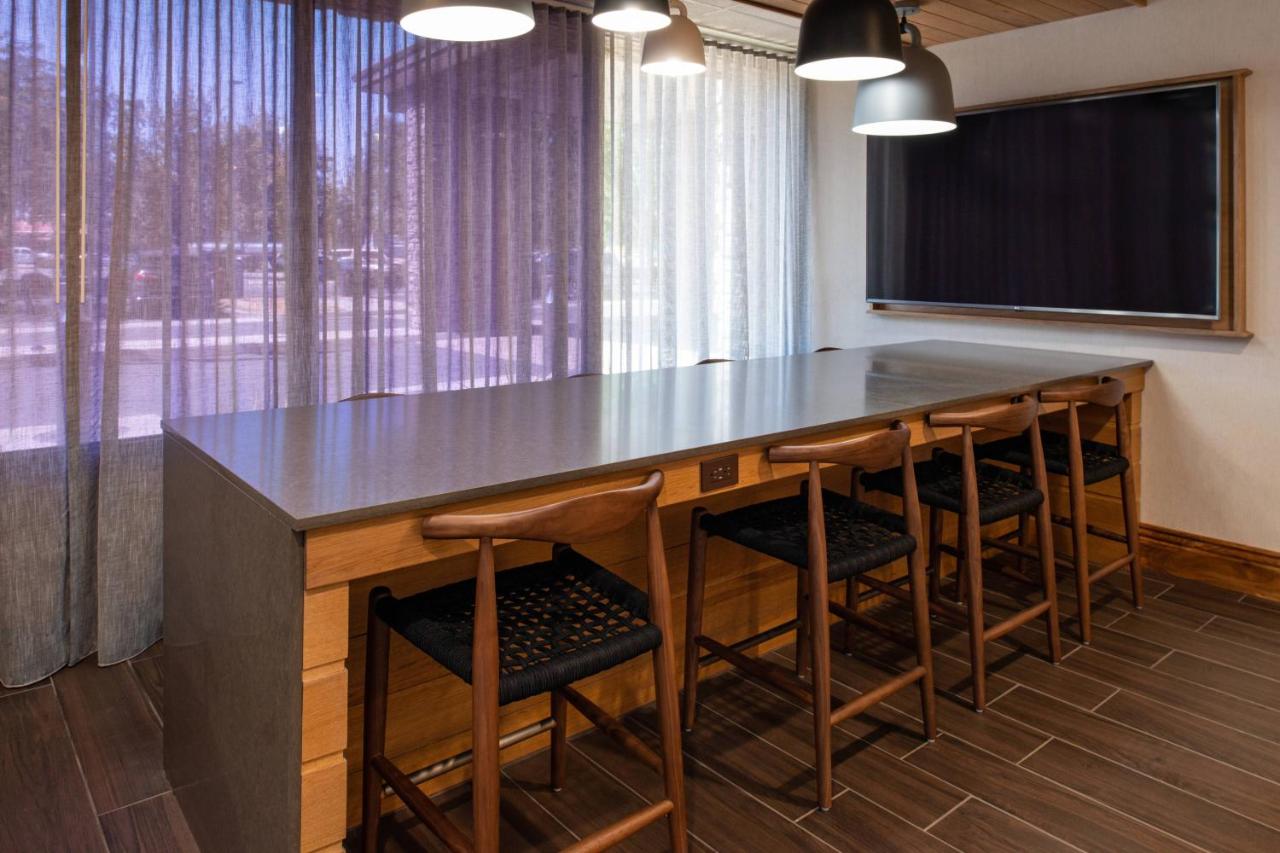 | Fairfield Inn and Suites by Marriott Bakersfield Central