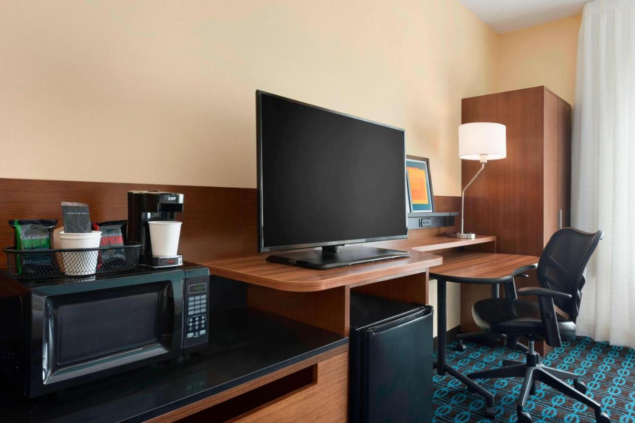 | Fairfield Inn & Suites Hartford Manchester