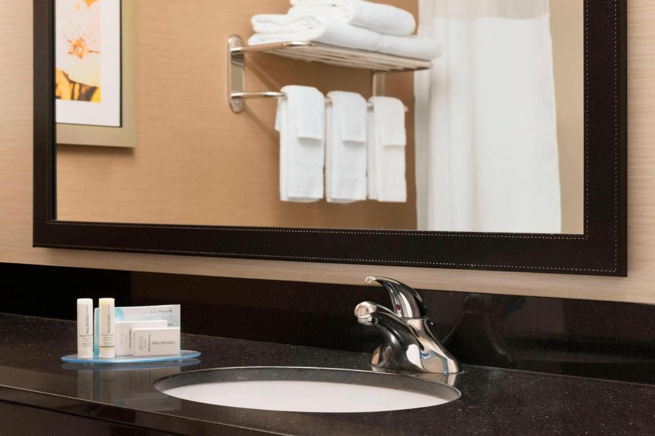 | Fairfield Inn & Suites Hartford Manchester