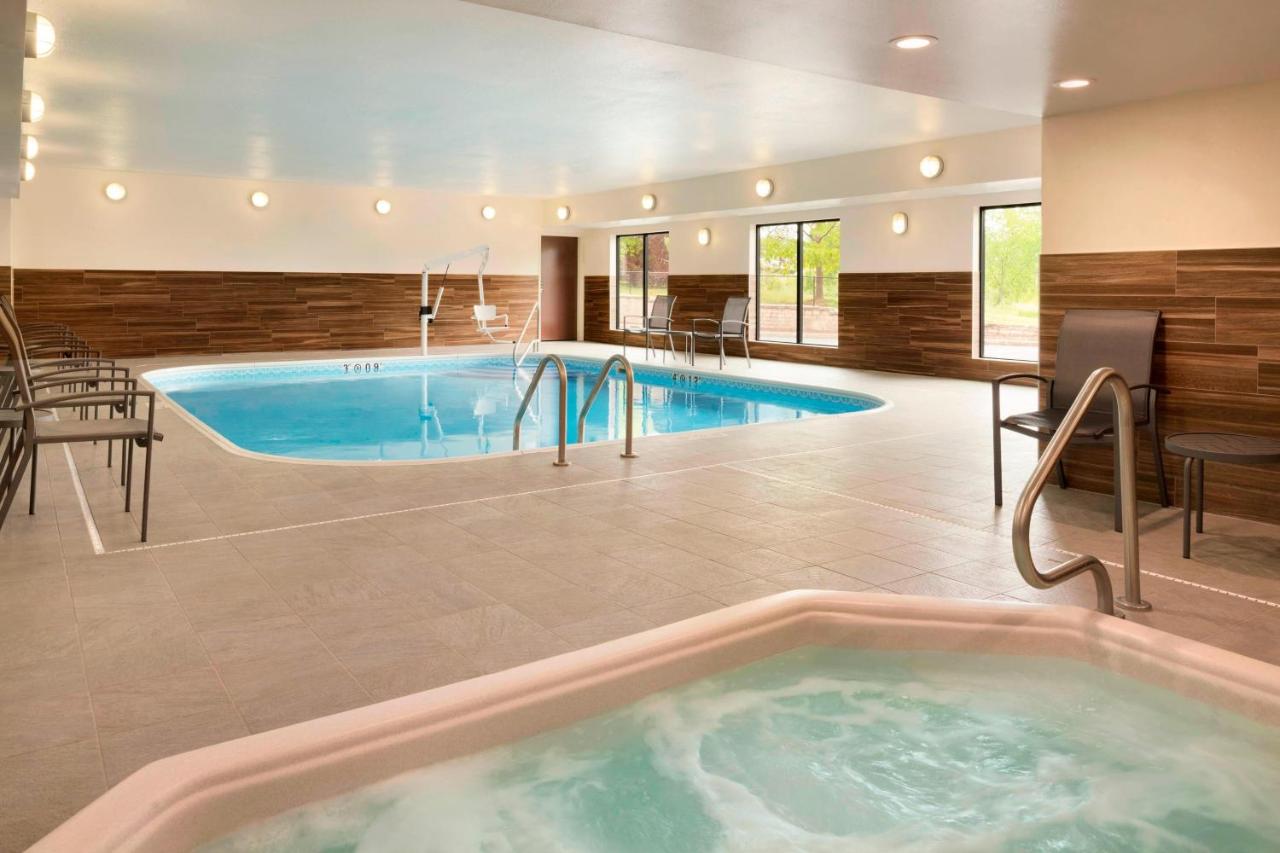 | Fairfield Inn & Suites Hartford Manchester