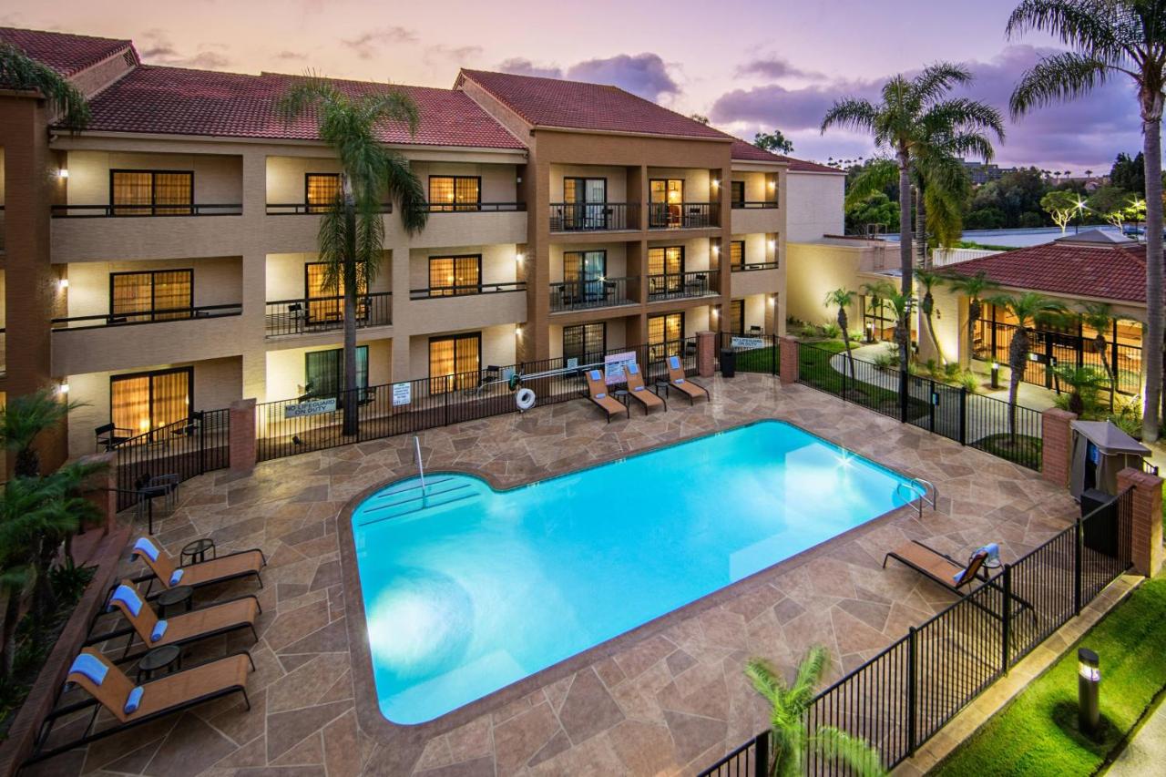 | Courtyard by Marriott San Diego Sorrento Valley