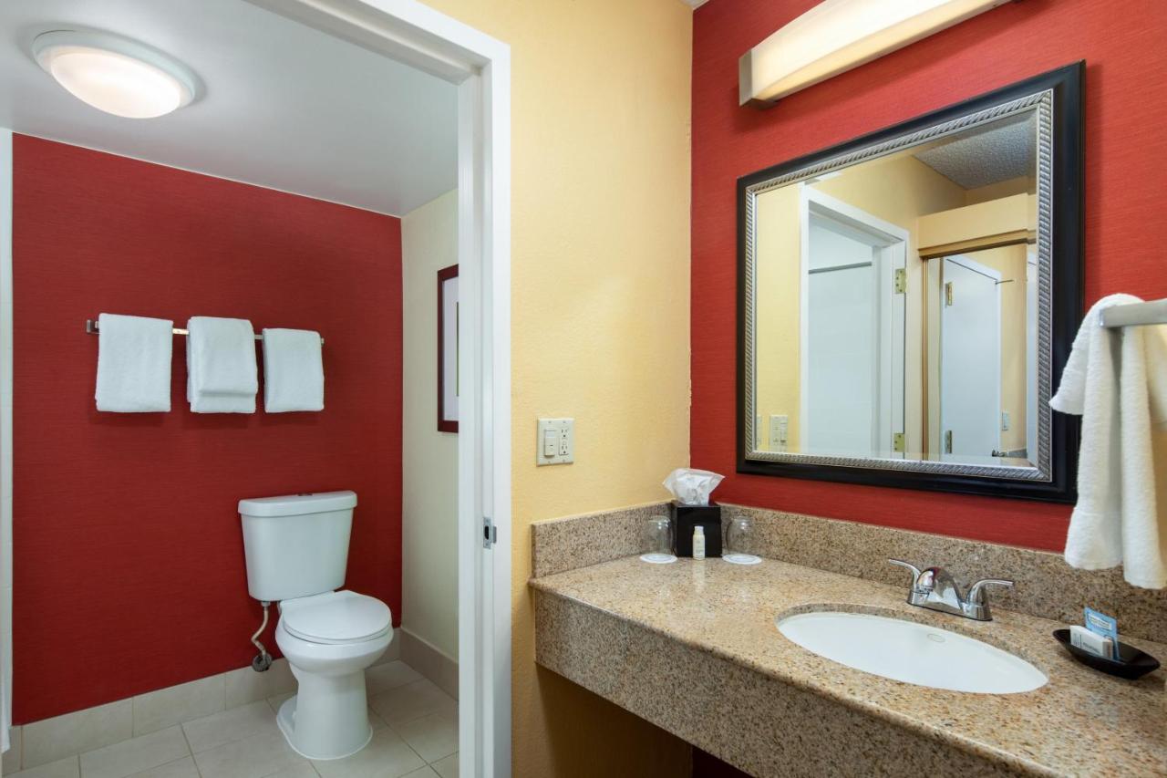 | Courtyard by Marriott San Diego Sorrento Valley