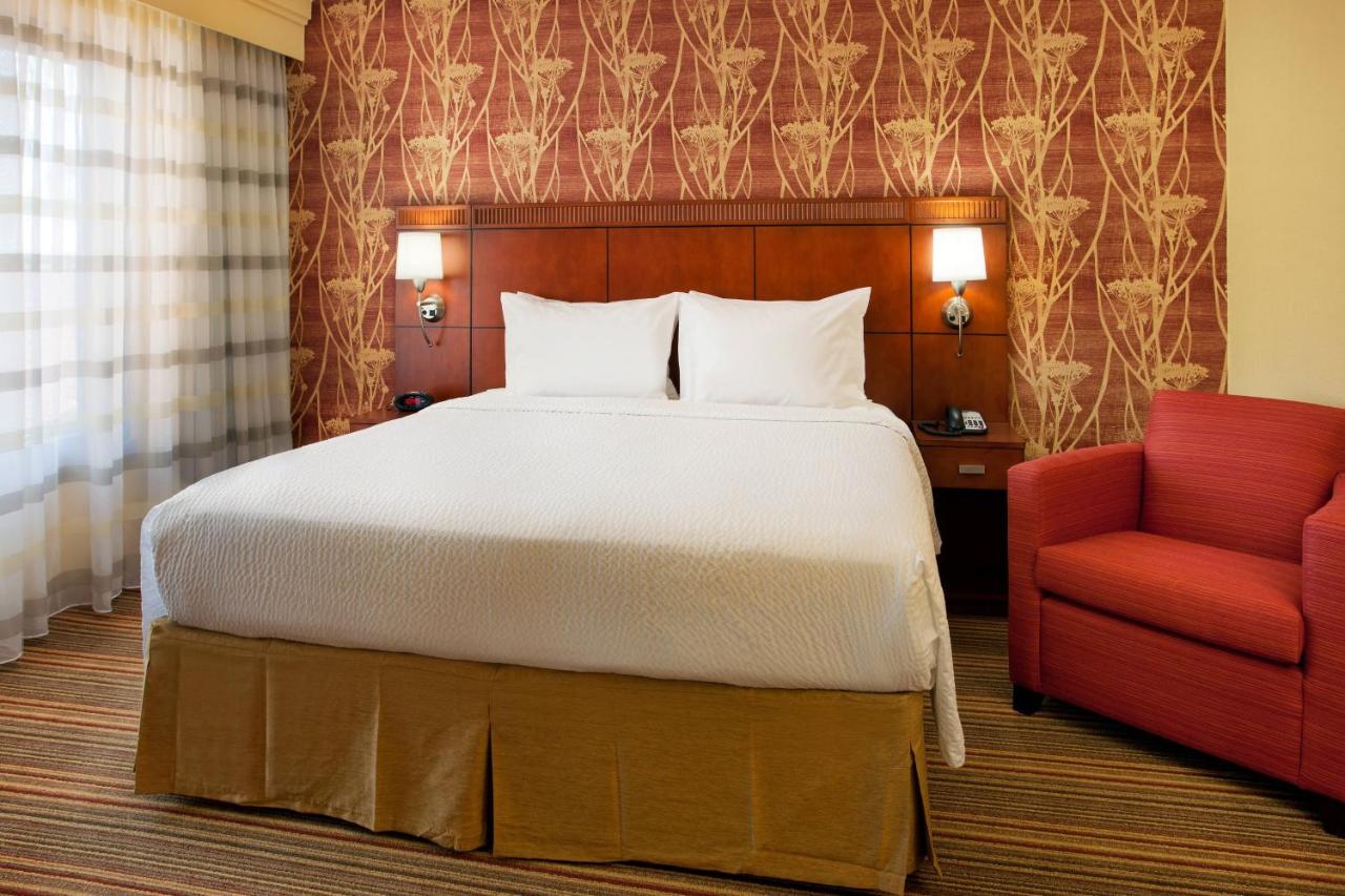| Courtyard by Marriott San Diego Sorrento Valley