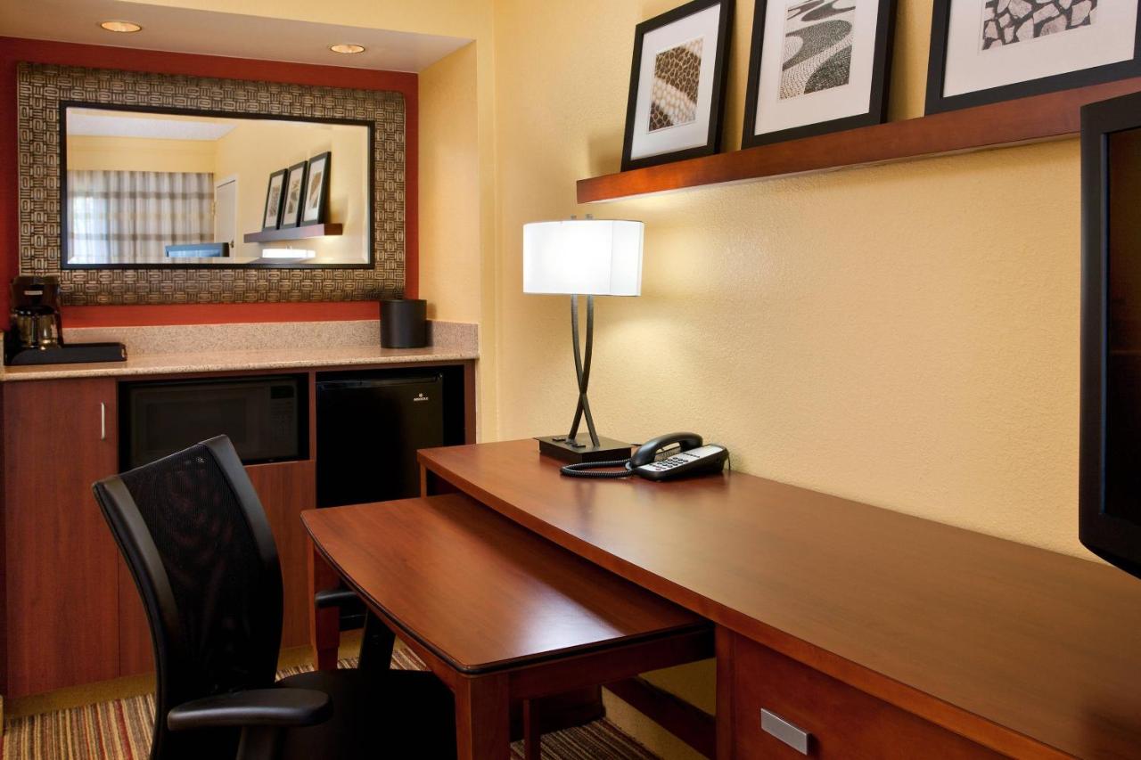 | Courtyard by Marriott San Diego Sorrento Valley