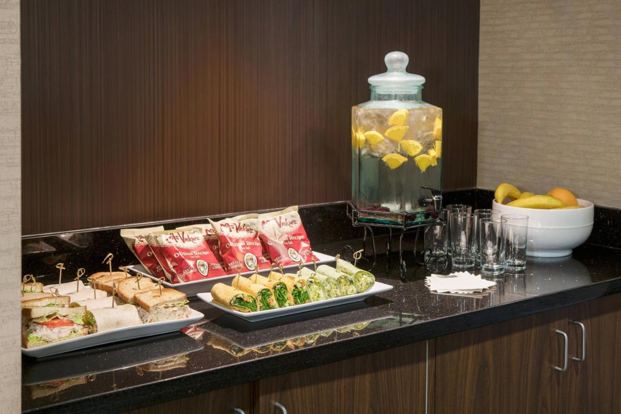| Courtyard by Marriott San Diego Sorrento Valley