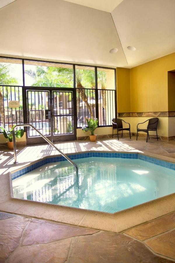 | Courtyard by Marriott San Diego Sorrento Valley