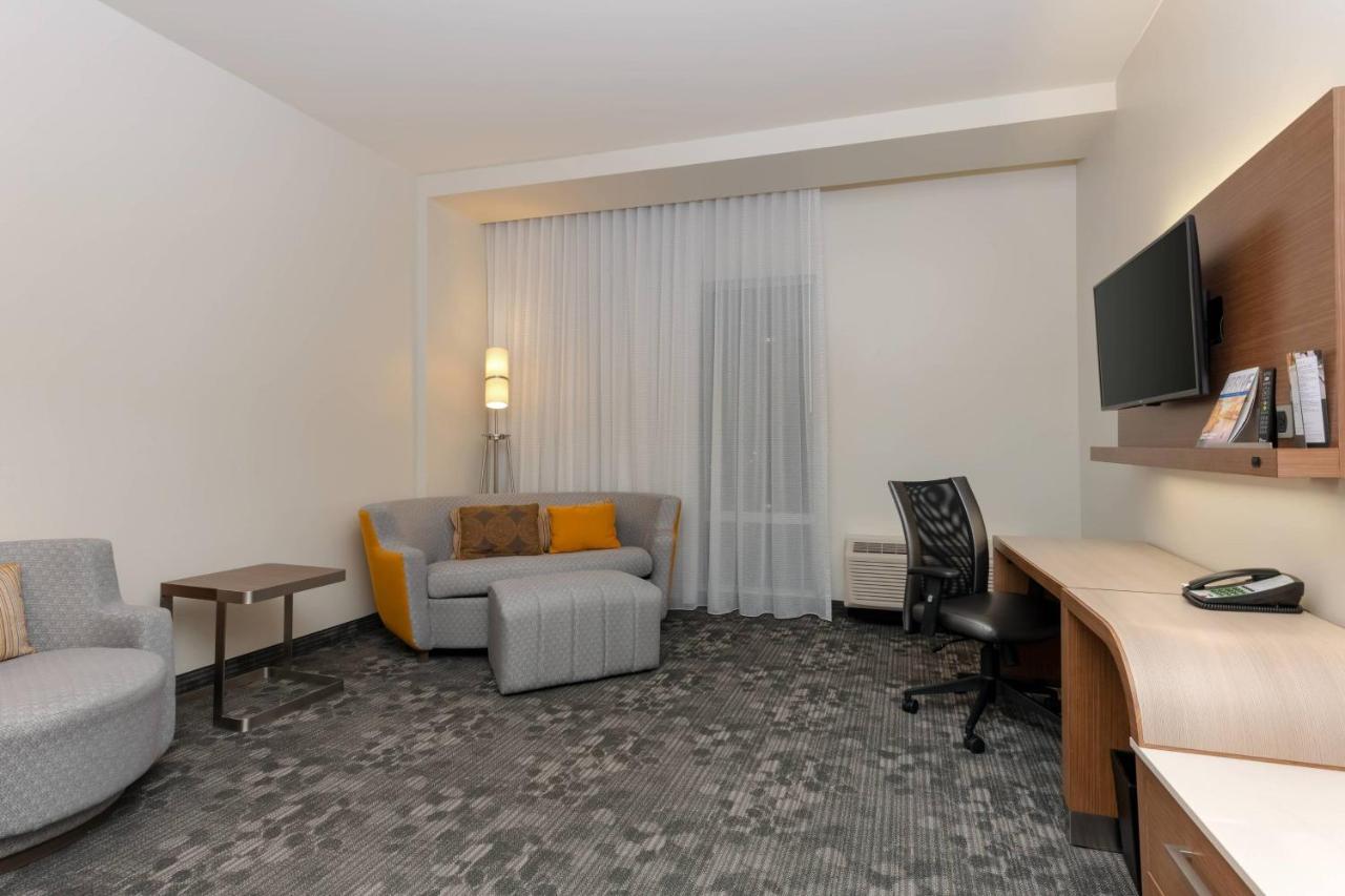 | Courtyard by Marriott Savannah Airport