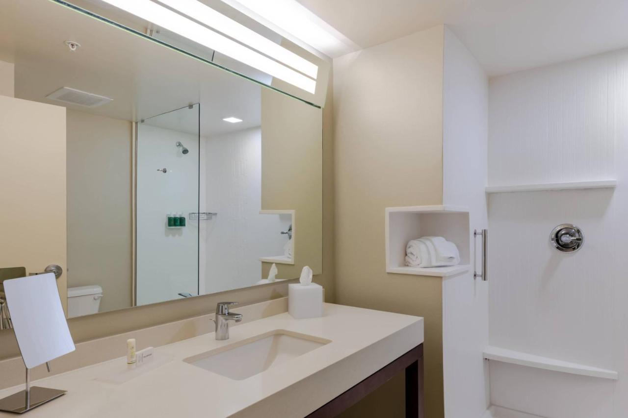 | Courtyard by Marriott Savannah Airport