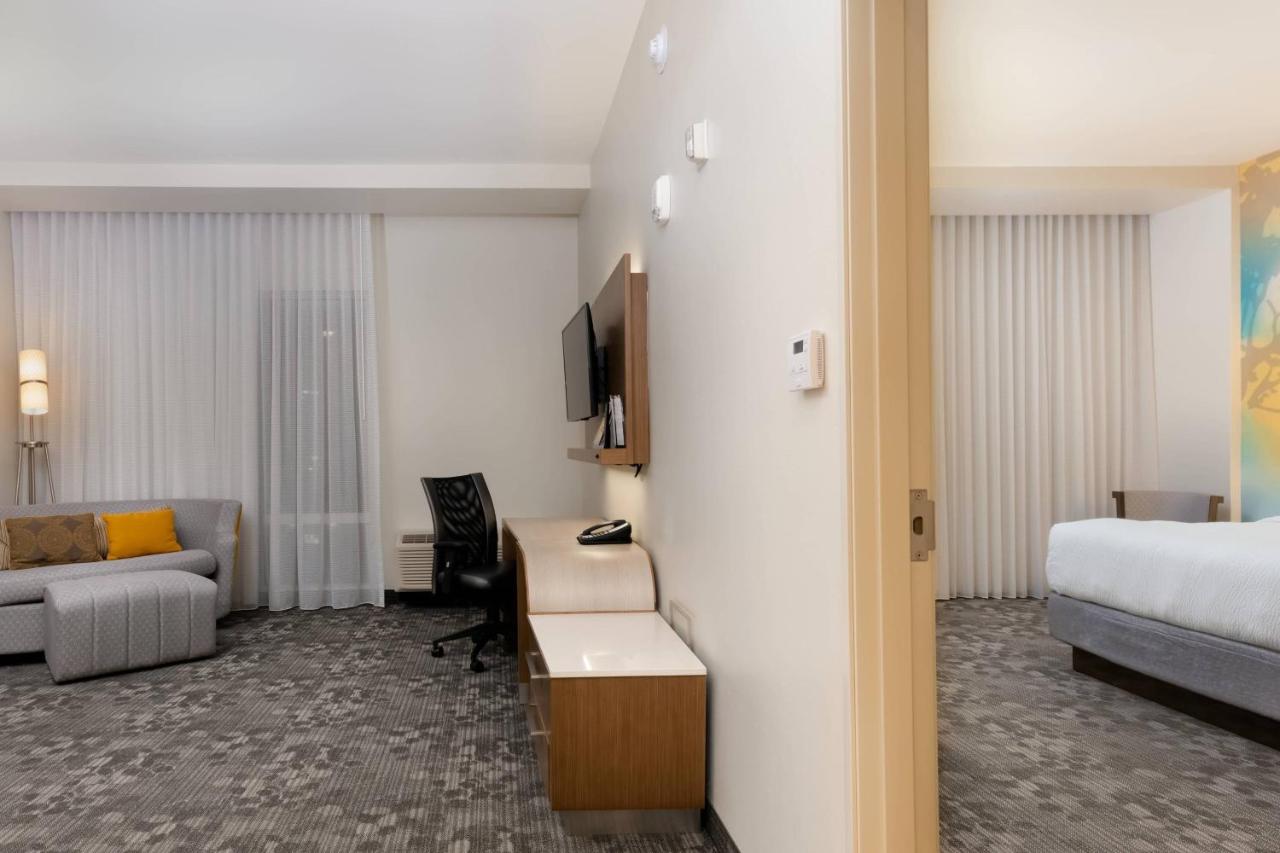| Courtyard by Marriott Savannah Airport