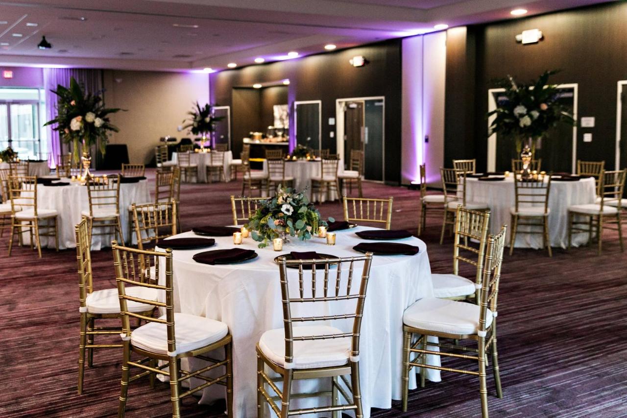 | Courtyard by Marriott Savannah Airport