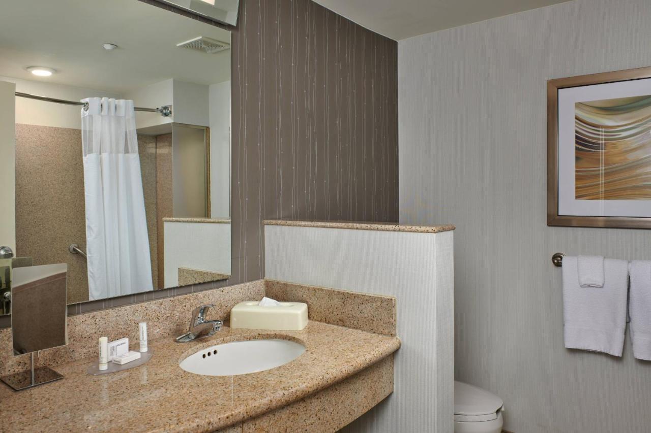 | Courtyard by Marriott Bristol