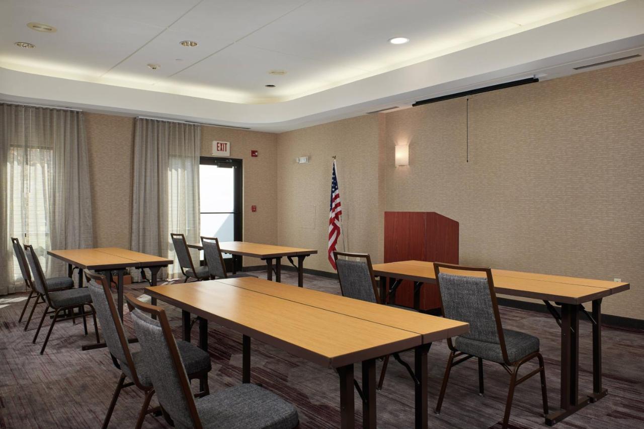 | Courtyard by Marriott Bristol