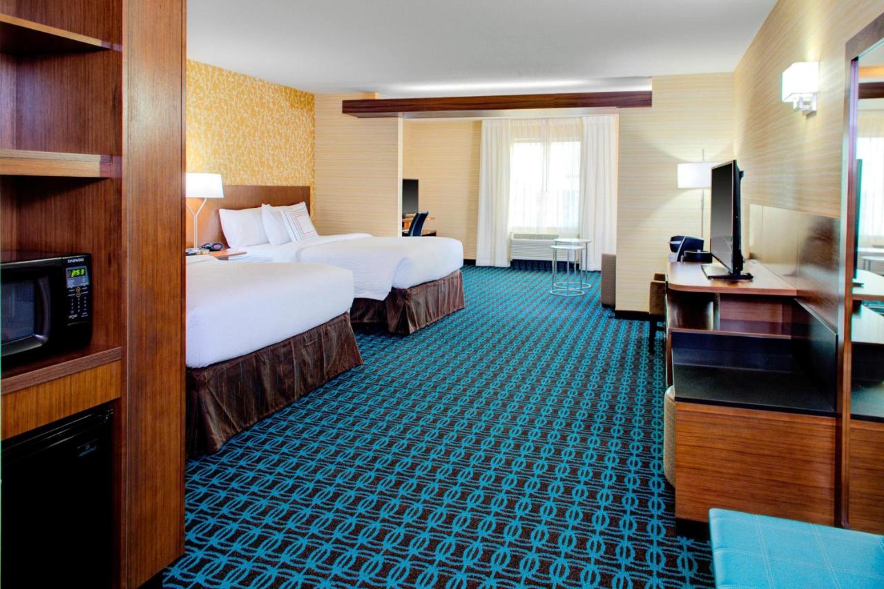 Executive Suite with Two Queen and Sofa Bed at Fairfield Inn & Suites by Marriott Bakersfield North/Airport