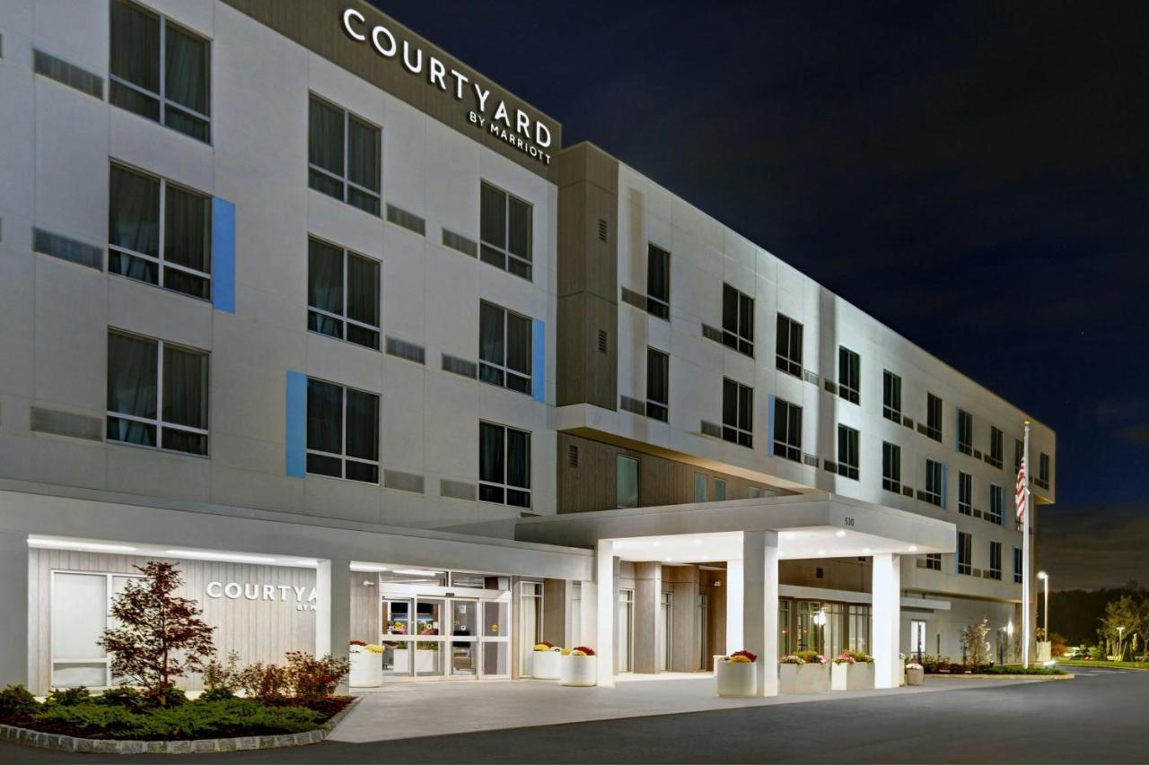 | Courtyard by Marriott Hamilton