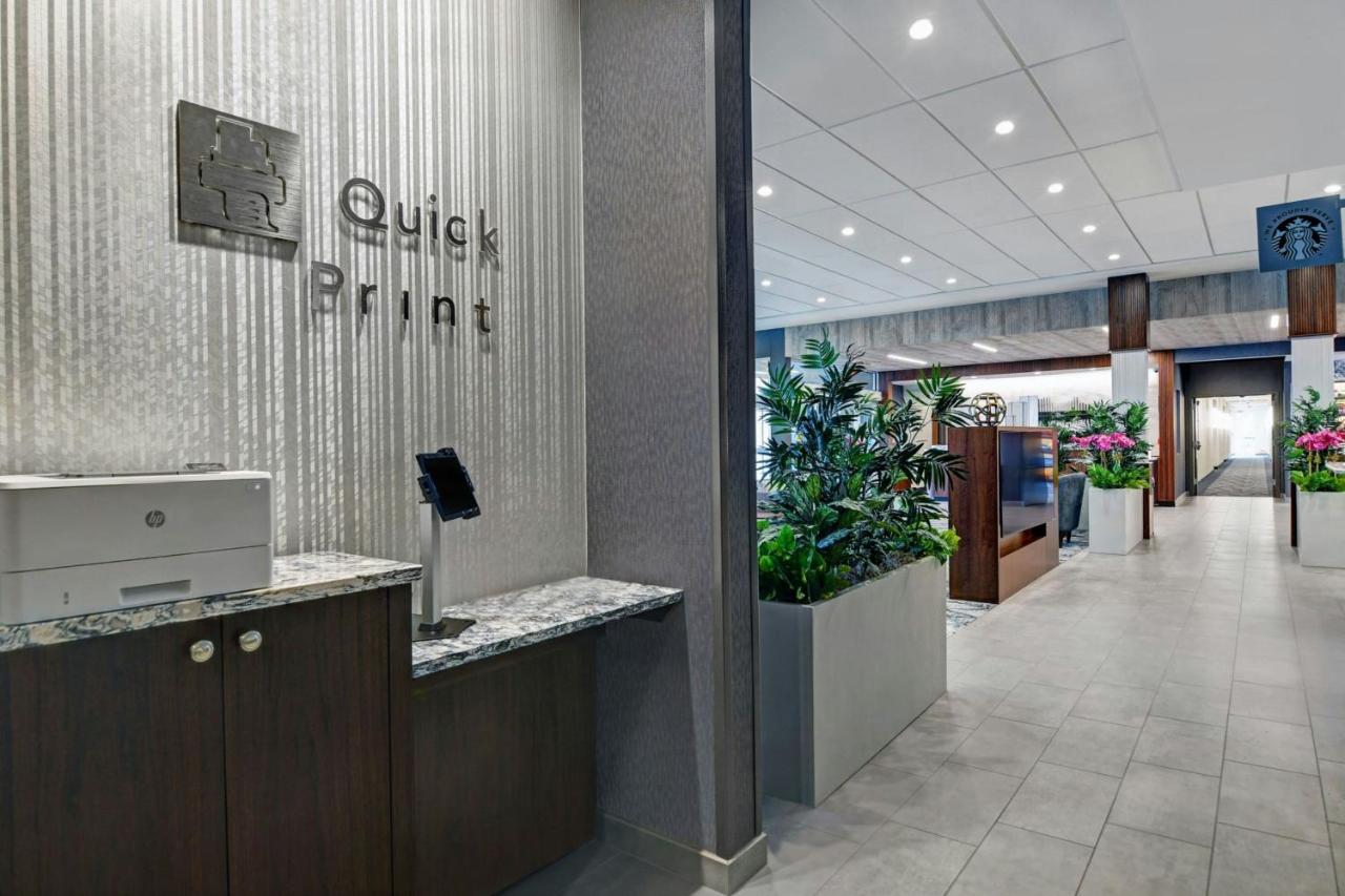 | Courtyard by Marriott Hamilton