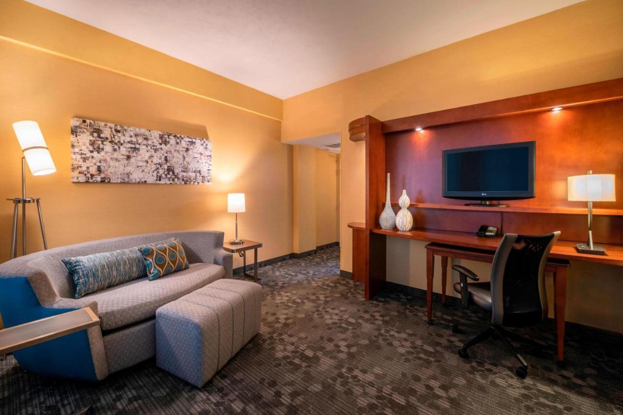 | Courtyard by Marriott Tulsa Downtown
