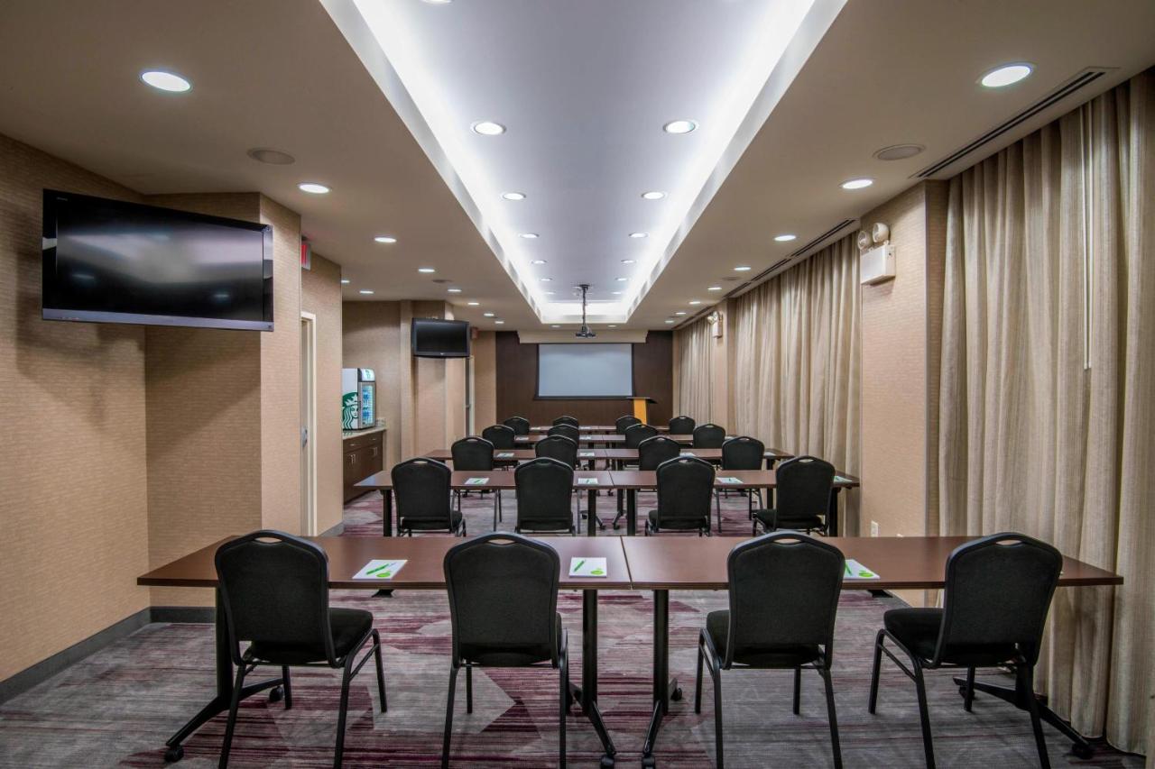 | Courtyard by Marriott Tulsa Downtown