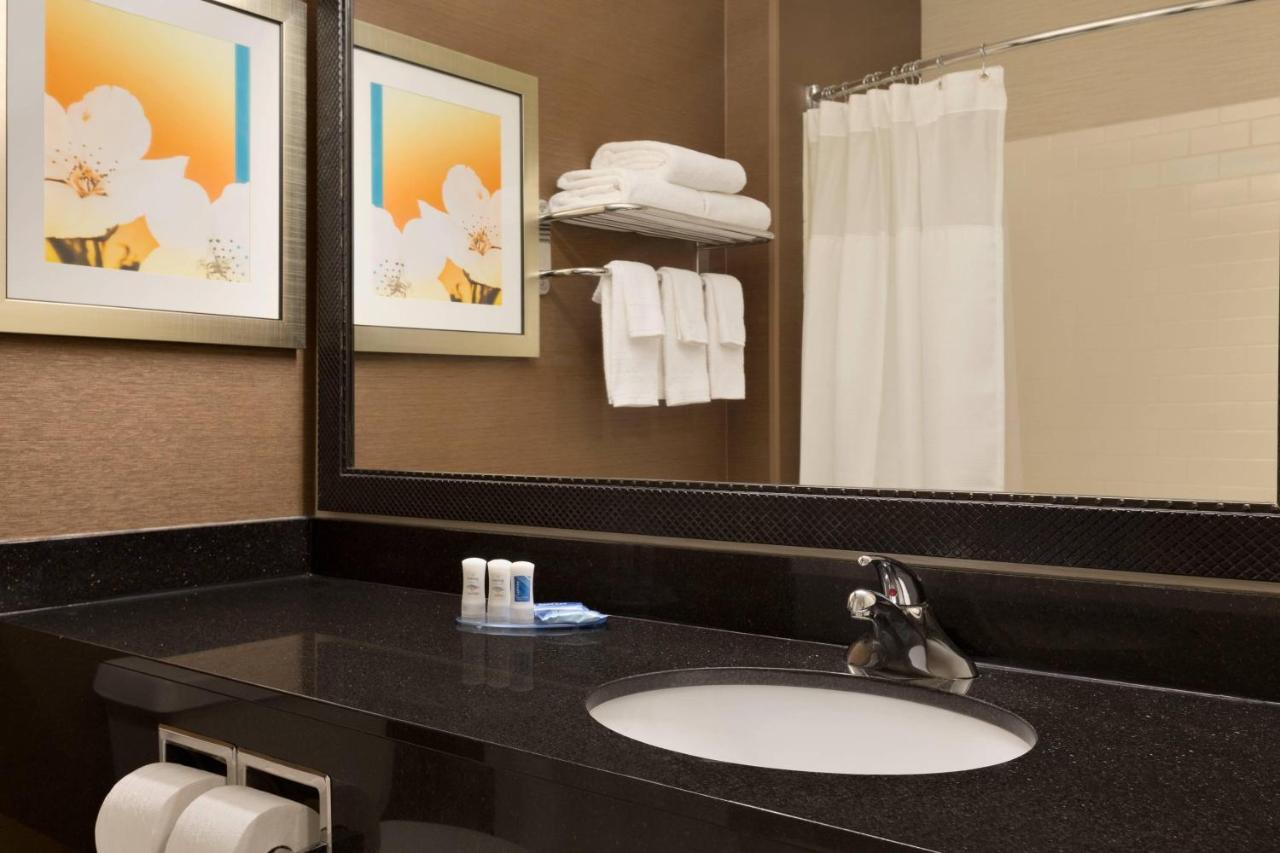 | Fairfield Inn & Suites Bismarck North