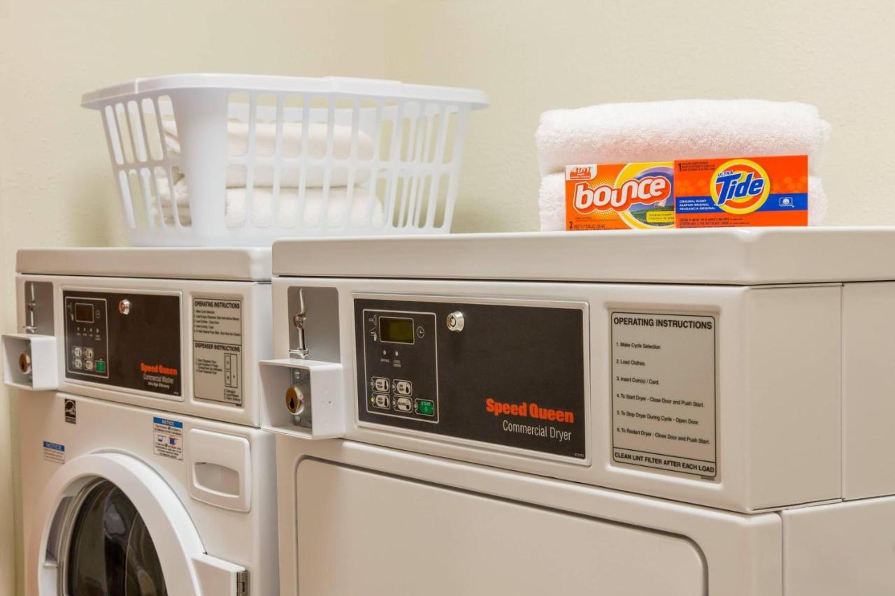 | Fairfield Inn & Suites Bismarck North