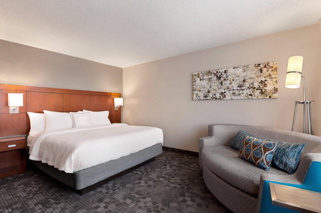 King Room with Sofa Bed at Courtyard by Marriott Tulsa Central