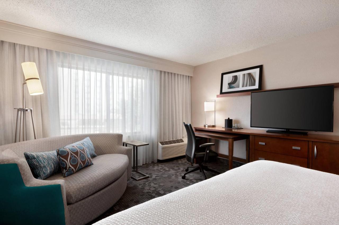 King Room with Sofa Bed at Courtyard by Marriott Tulsa Central