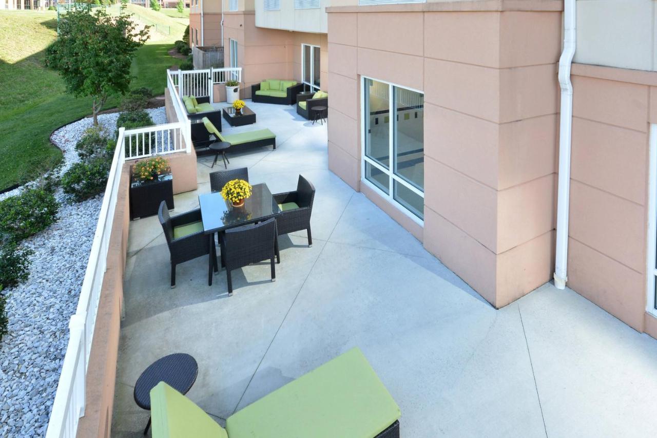 | Fairfield Inn & Suites by Marriott