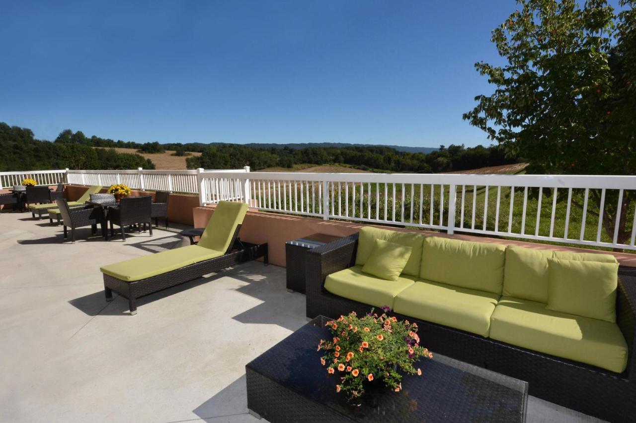 | Fairfield Inn & Suites by Marriott