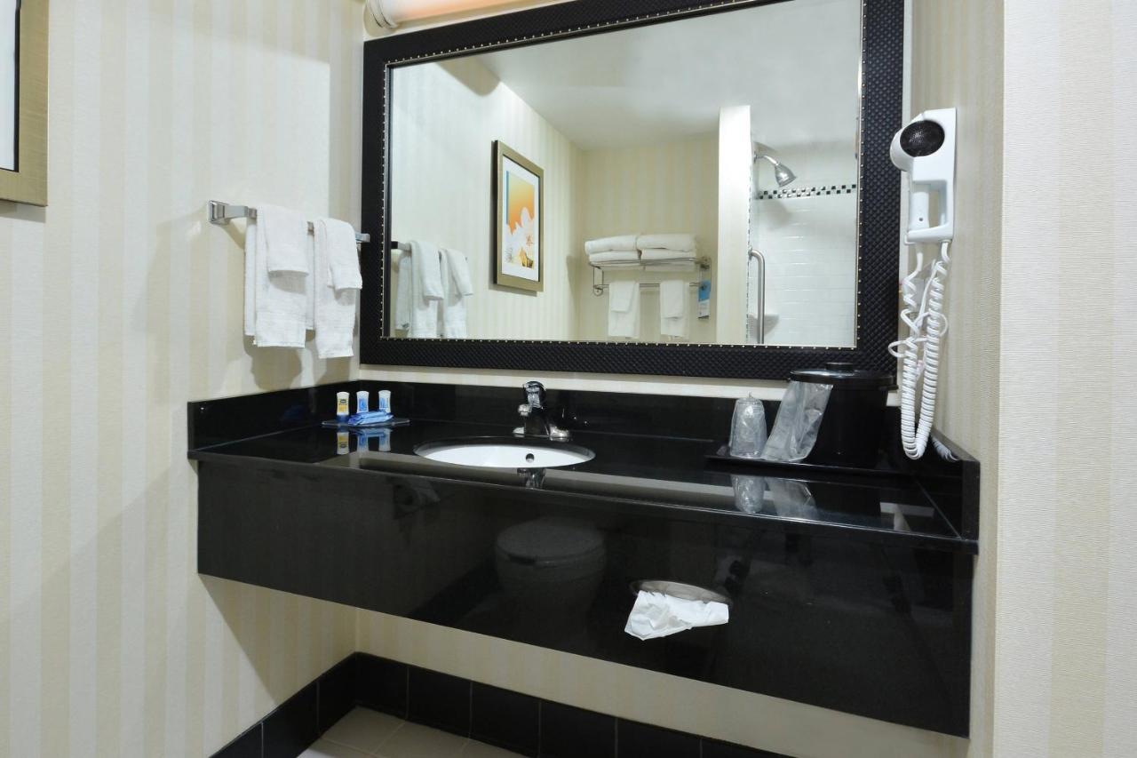 | Fairfield Inn & Suites by Marriott