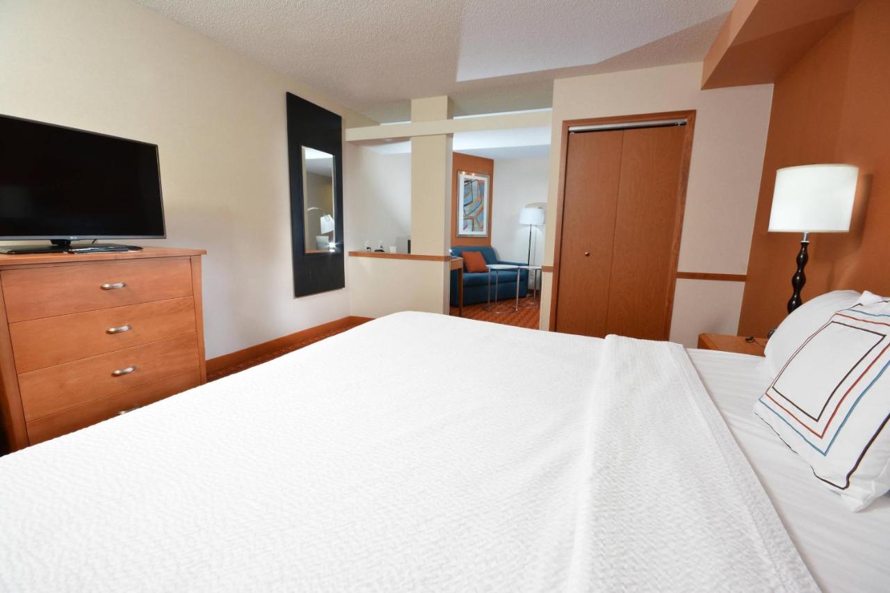 | Fairfield Inn & Suites by Marriott