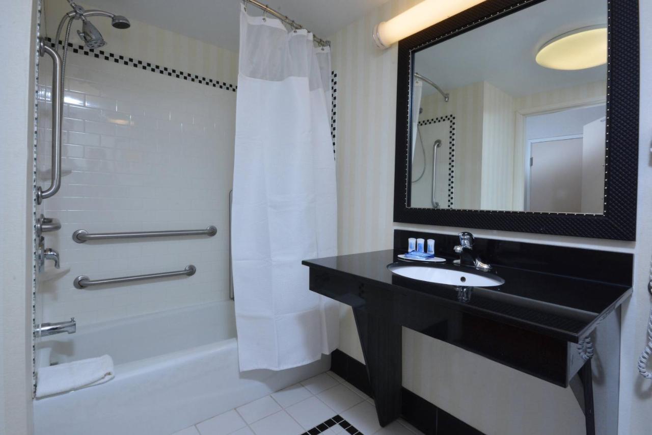 | Fairfield Inn & Suites by Marriott