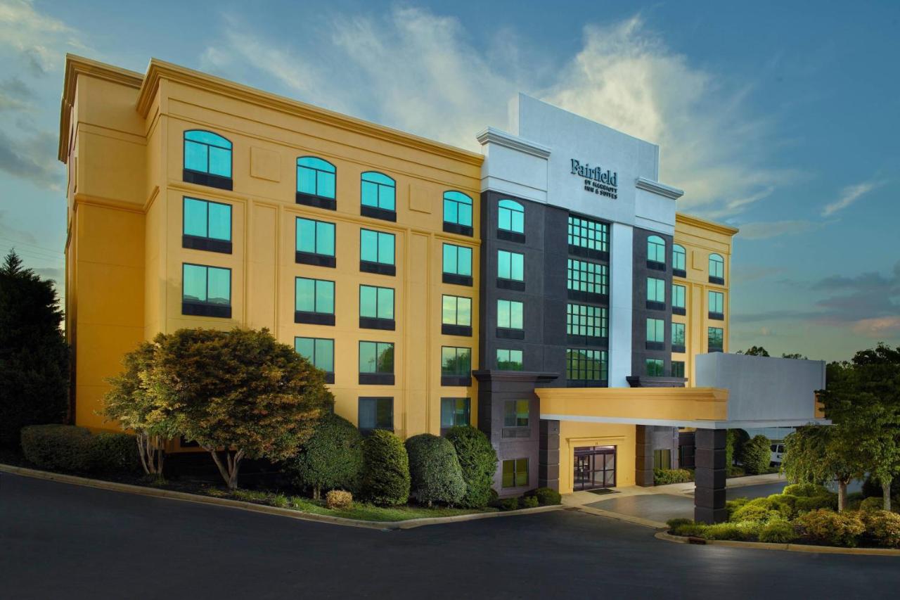 | Fairfield by Marriott Inn & Suites Asheville Outlets