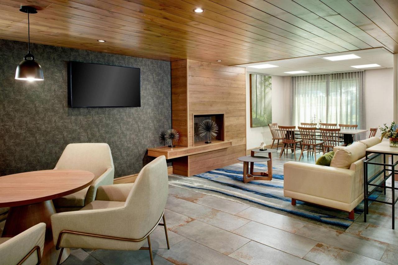 | Fairfield by Marriott Inn & Suites Asheville Outlets