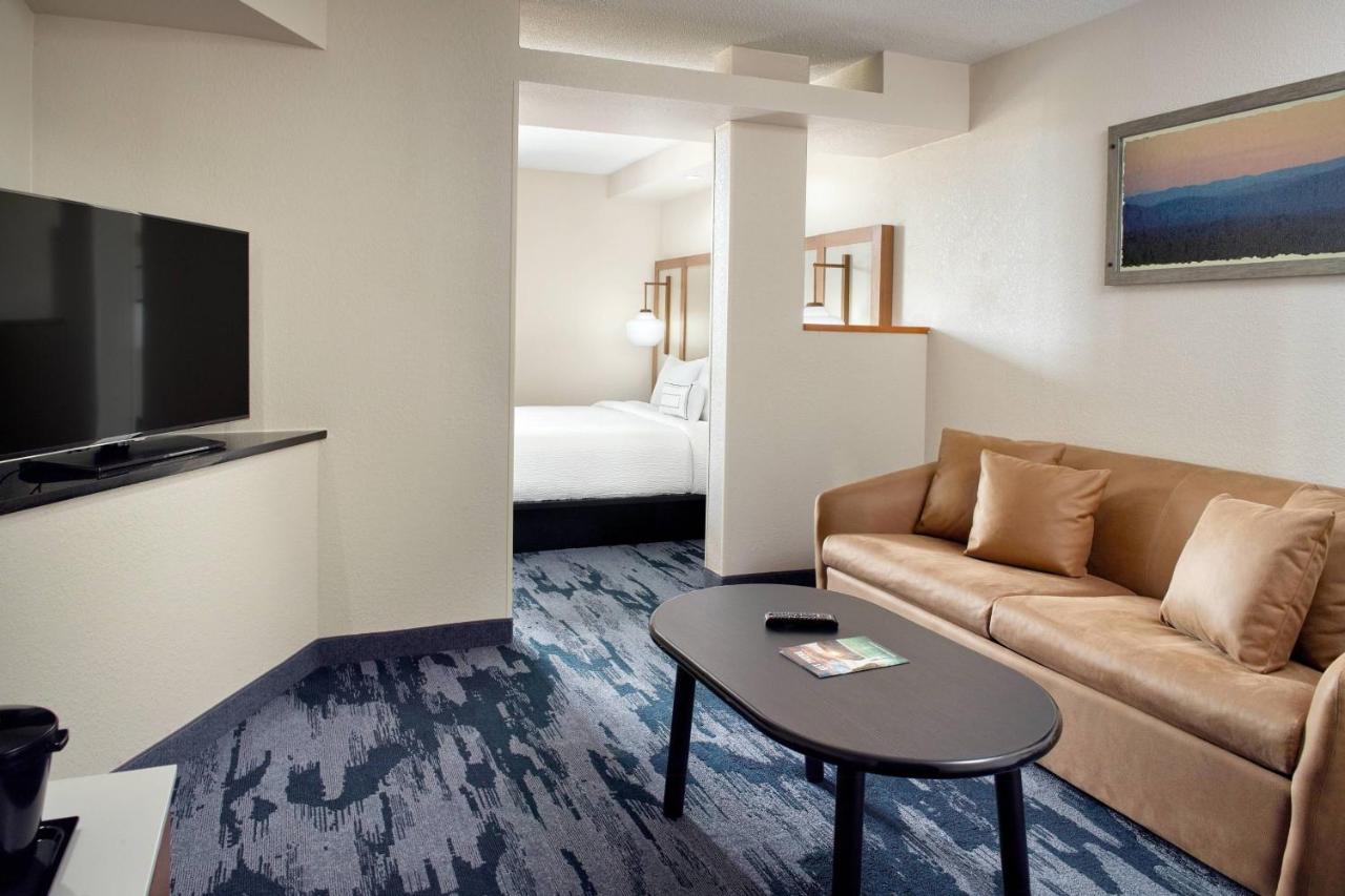 | Fairfield by Marriott Inn & Suites Asheville Outlets