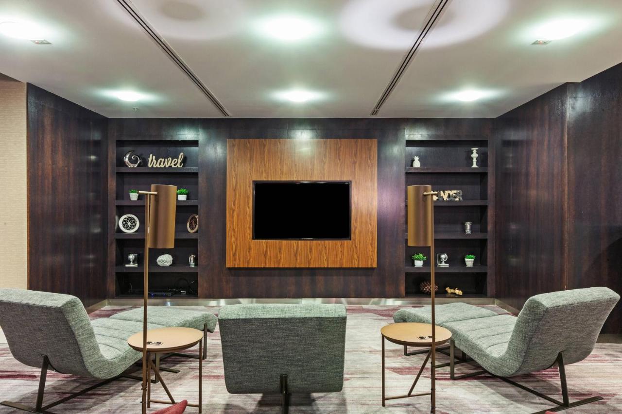 | Courtyard by Marriott Tulsa Woodland Hills