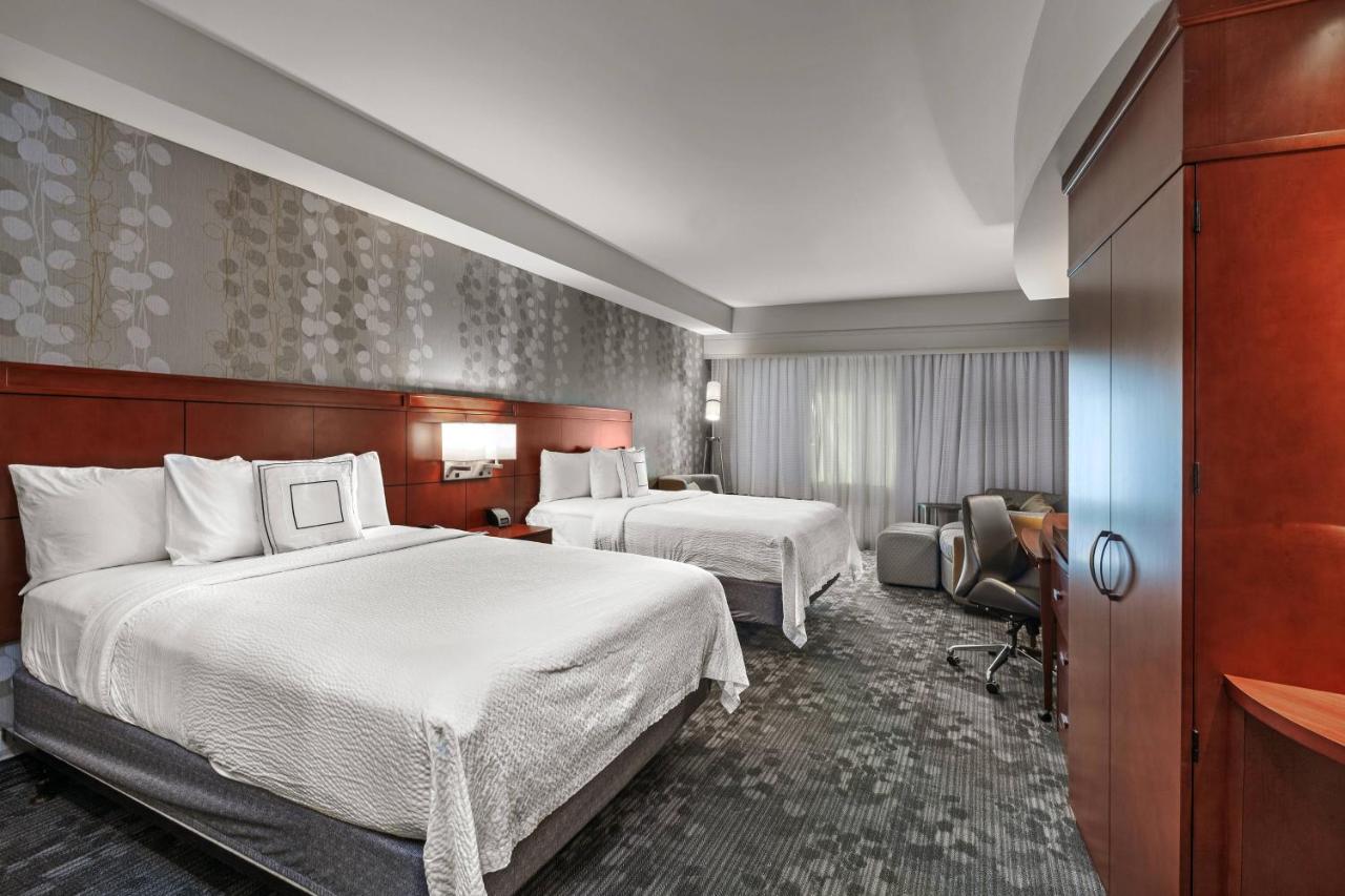| Courtyard by Marriott Tulsa Woodland Hills