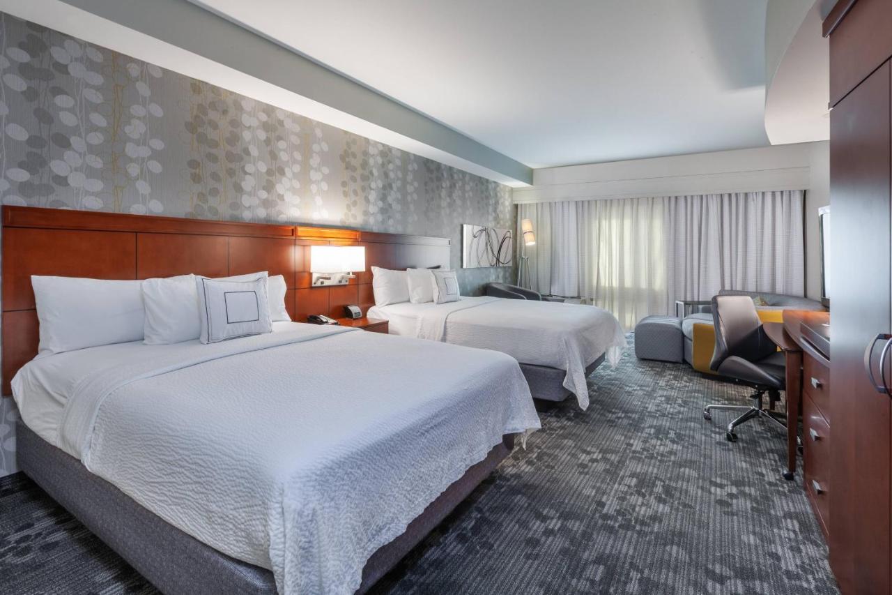| Courtyard by Marriott Tulsa Woodland Hills