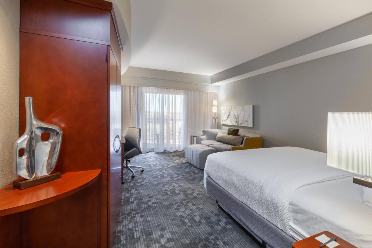 | Courtyard by Marriott Tulsa Woodland Hills