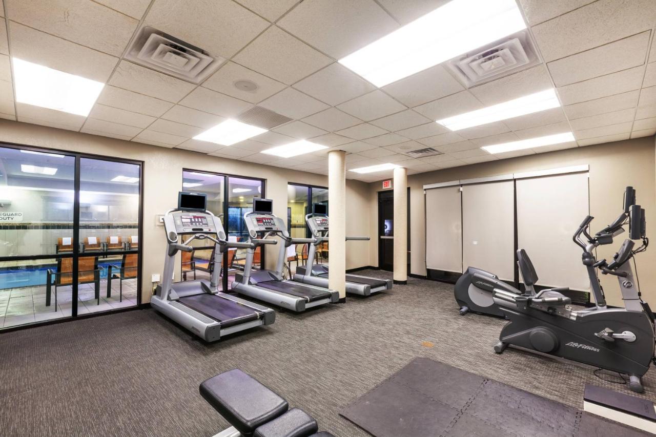 | Courtyard by Marriott Tulsa Woodland Hills