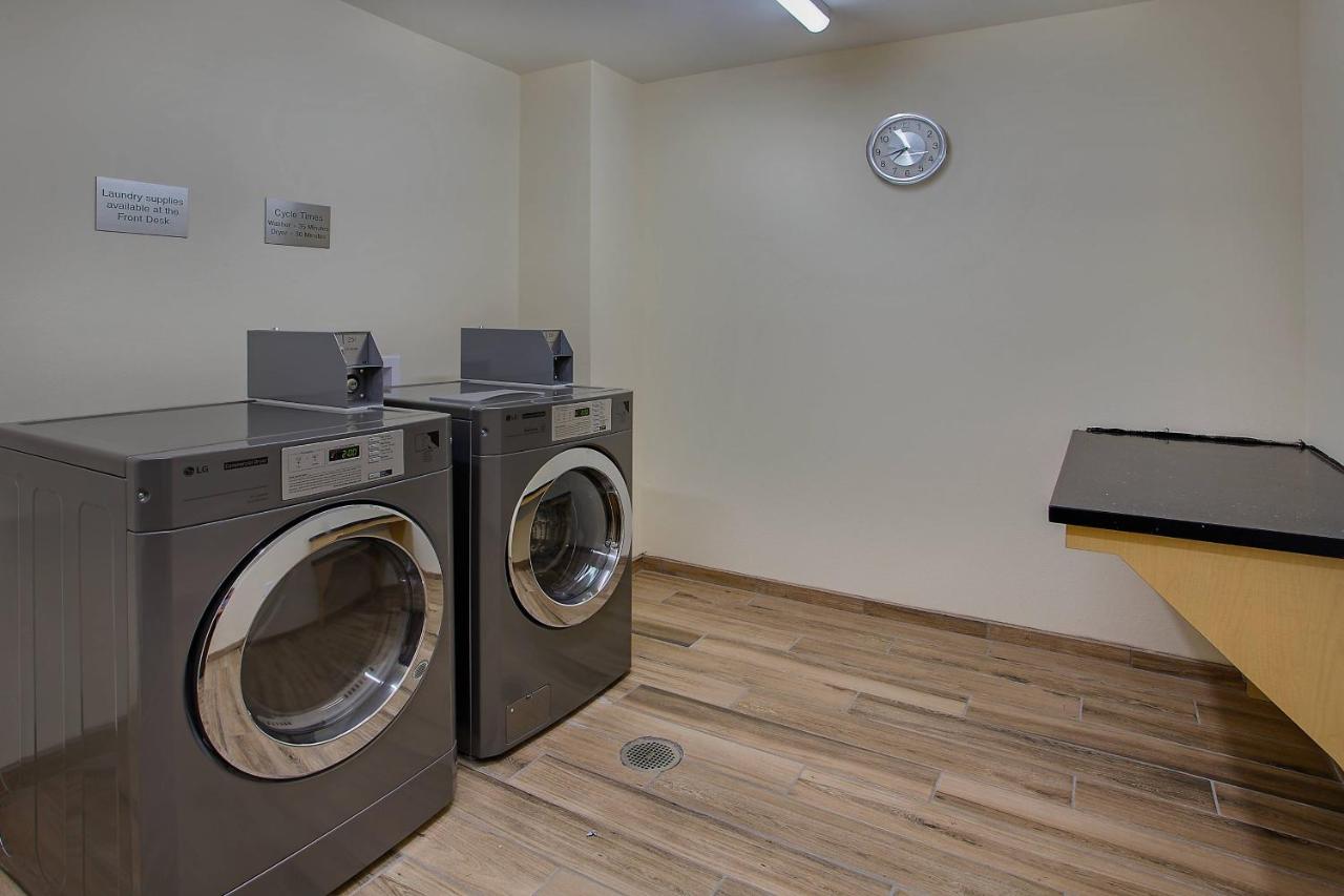 | Fairfield Inn & Suites by Marriott Nashville Hendersonville