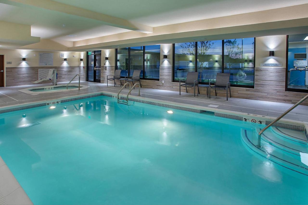 | Fairfield Inn & Suites by Marriott Nashville Hendersonville