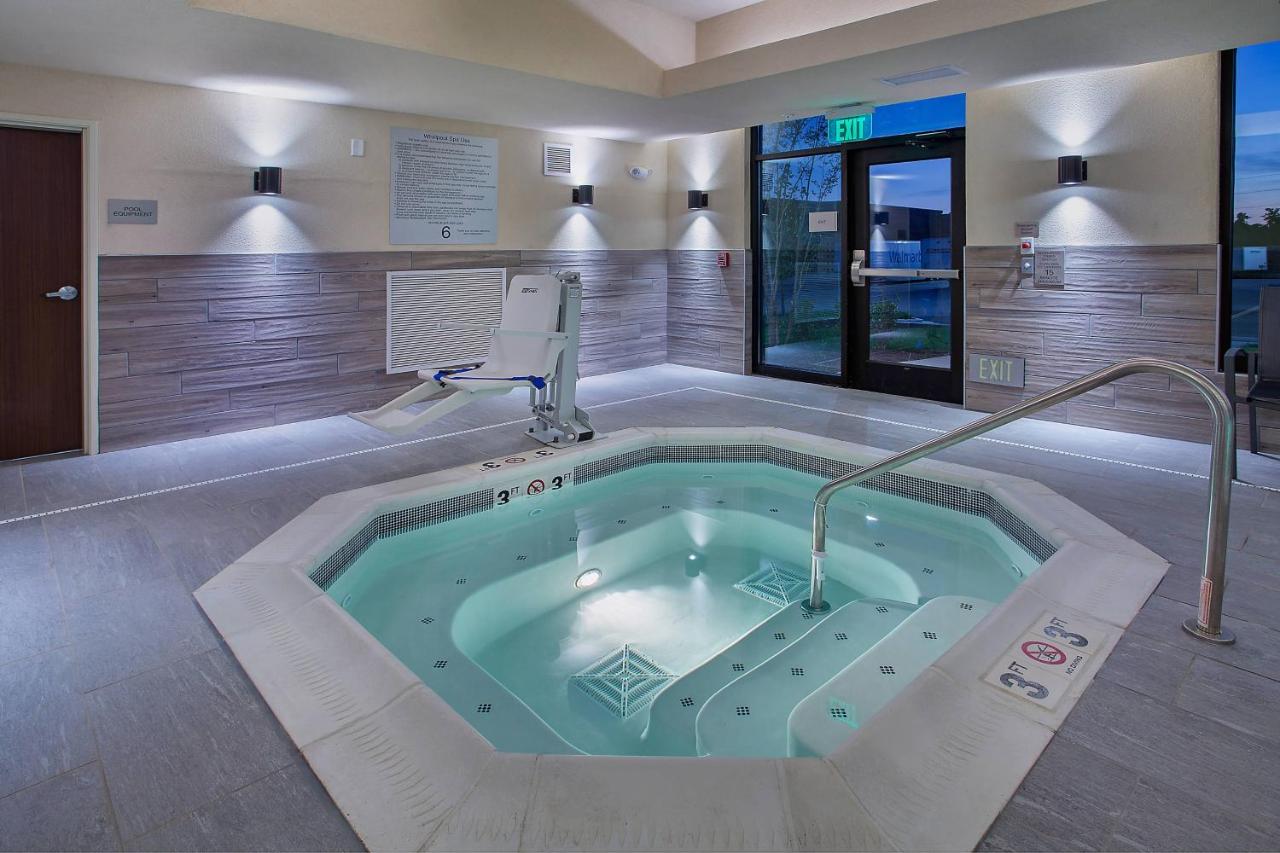 | Fairfield Inn & Suites by Marriott Nashville Hendersonville