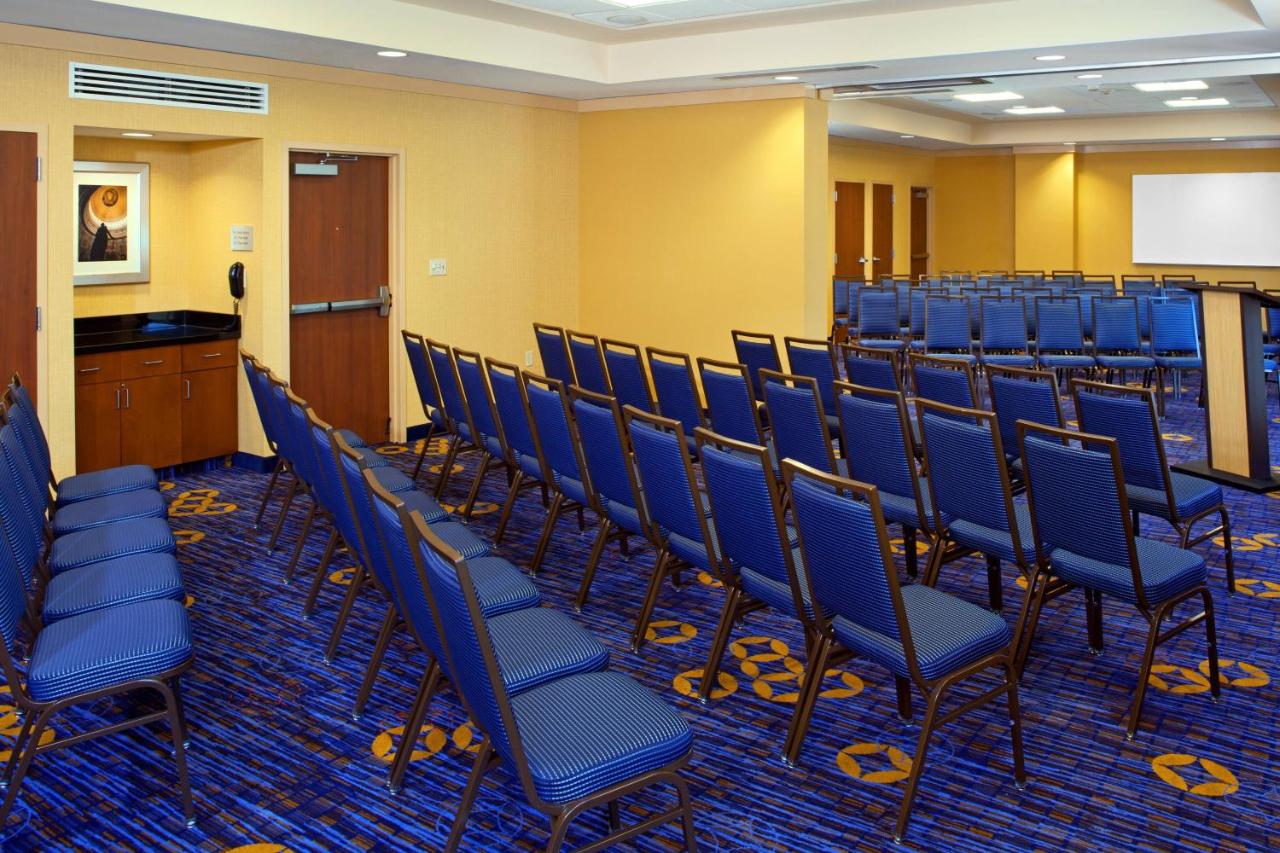 | Courtyard by Marriott Washington Capitol Hill/Navy Yard