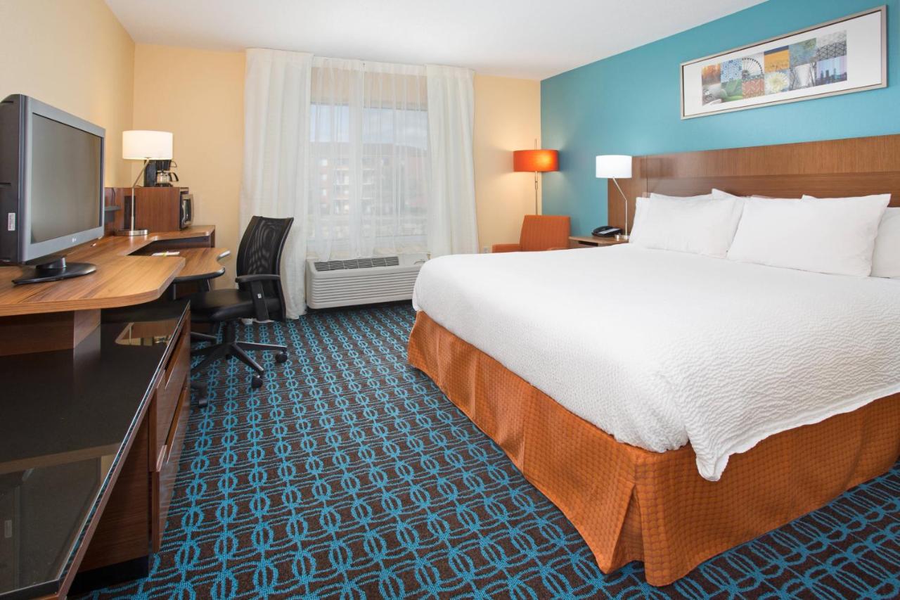 | Fairfield Inn & Suites by Marriott Boston Milford