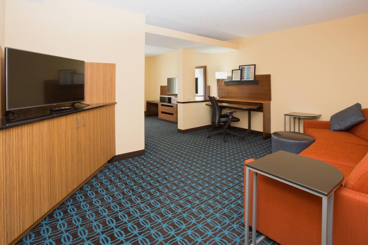 | Fairfield Inn & Suites by Marriott Boston Milford