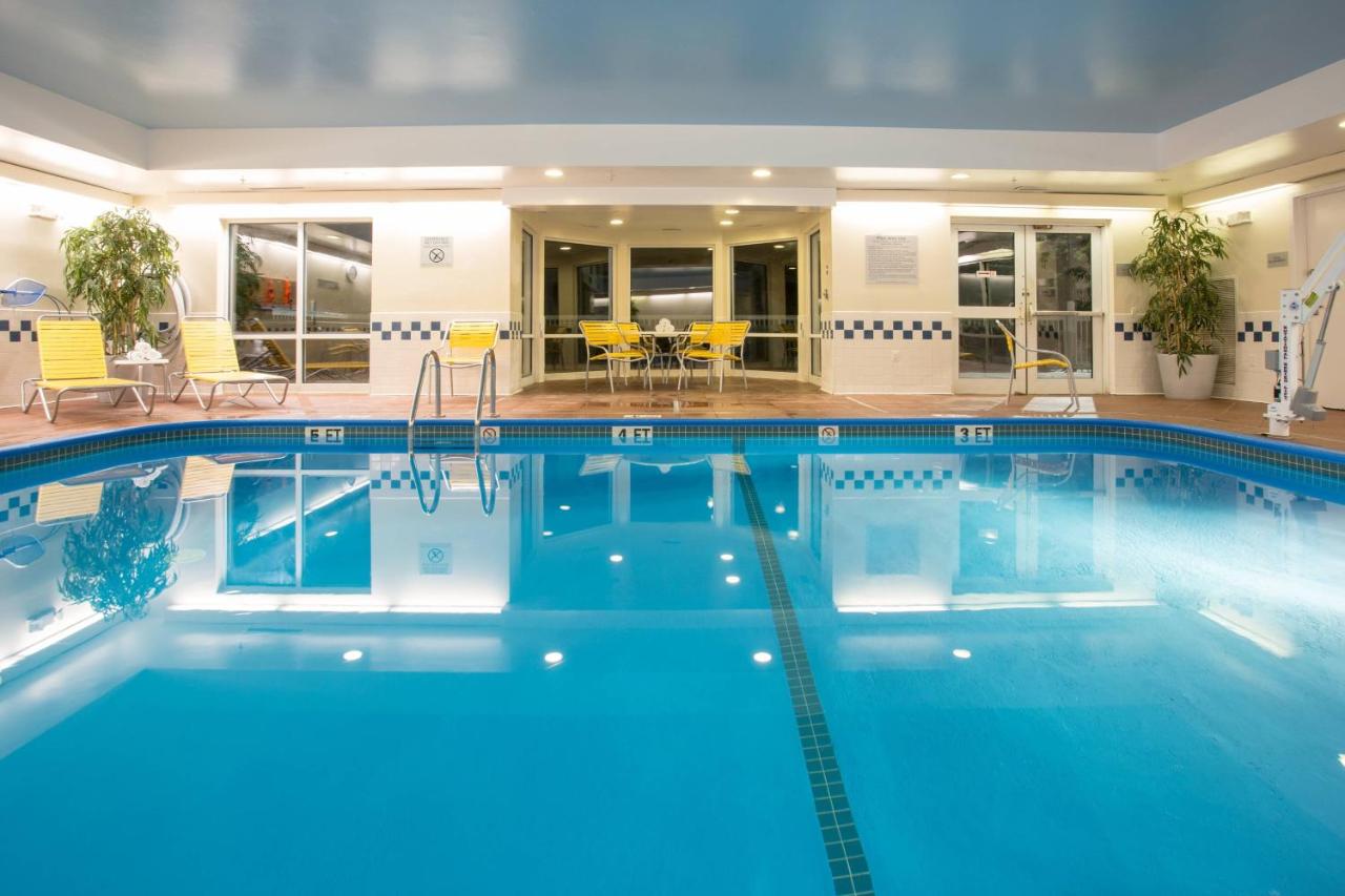 | Fairfield Inn & Suites by Marriott Boston Milford