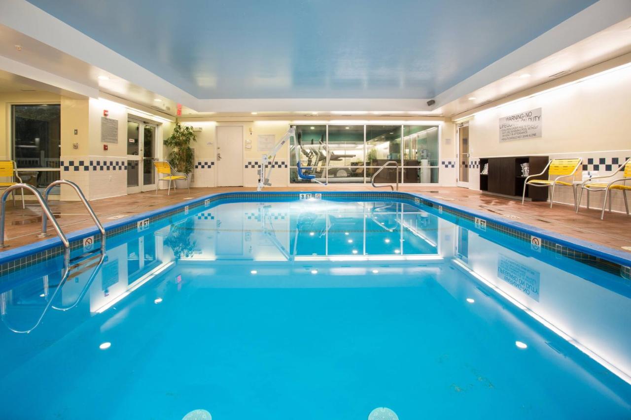 | Fairfield Inn & Suites by Marriott Boston Milford