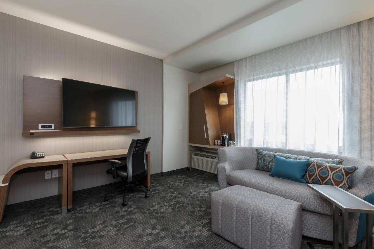 Guest room, 1 King, City view at Courtyard by Marriott South Bend Downtown